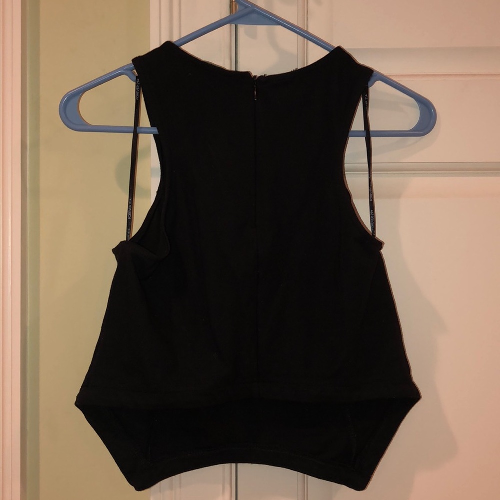 CROPTOP - Picture 2 of 2
